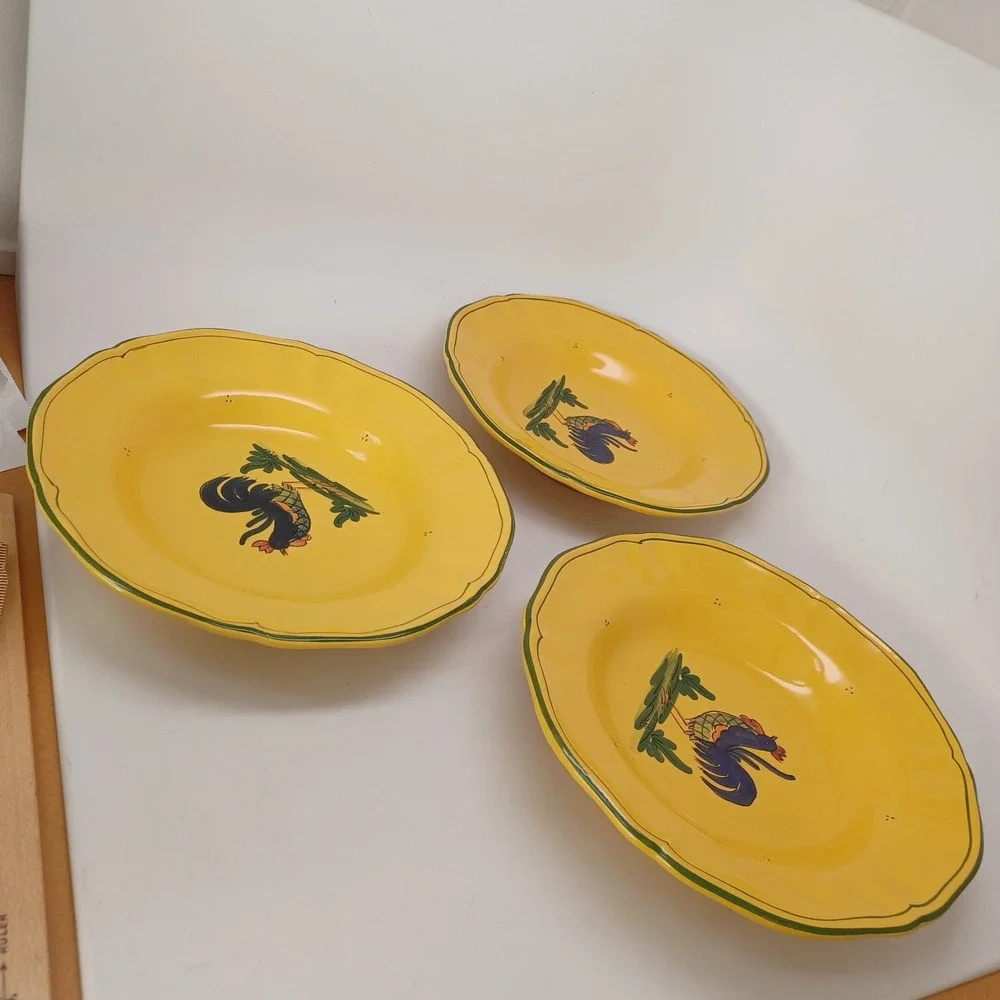 Sur La Table Rooster Pasta Soup Bowls 3 Set Yellow Made in Italy Scalloped 9.5in